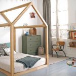 minimalistic cottage bed para sa nursery