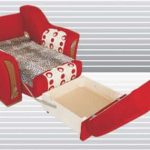 Presavijeni stolac od crvenog kreveta