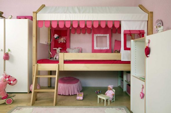 rumah katil untuk kanak-kanak perempuan
