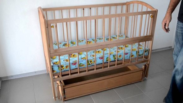 baby bed pendulum assembly