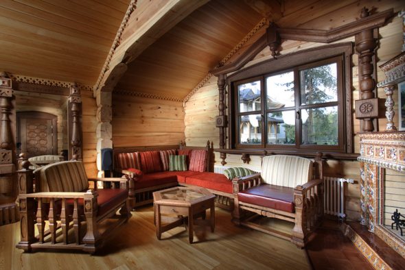 dřevěný nábytek ve venkovském stylu