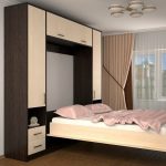 Snyggt sovrum med en omvandlande säng