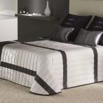 Double bedspread black and white