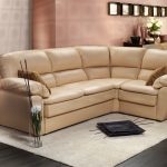 grietinėlės sofa