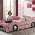 ružičasta girly krevetna mašina