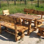 dřevěný nábytek