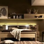 Scaffale originale per la decorazione sopra il letto