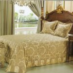Baroque style bedspread