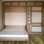 minimalistyczne łóżko przekształcające