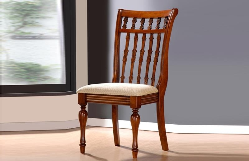 medinė kėdė