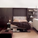 comfortabel en stijlvol bed met een bank