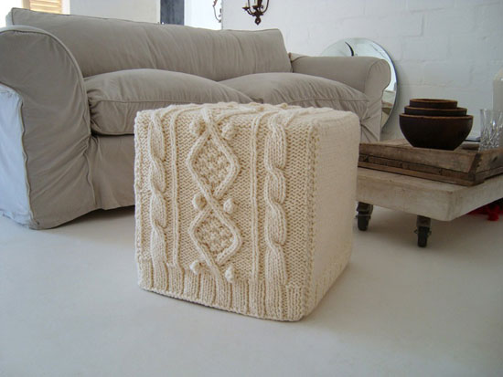knitted pouf with frame