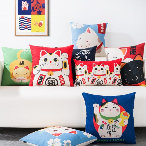 Japonų sofa su pagalvėmis