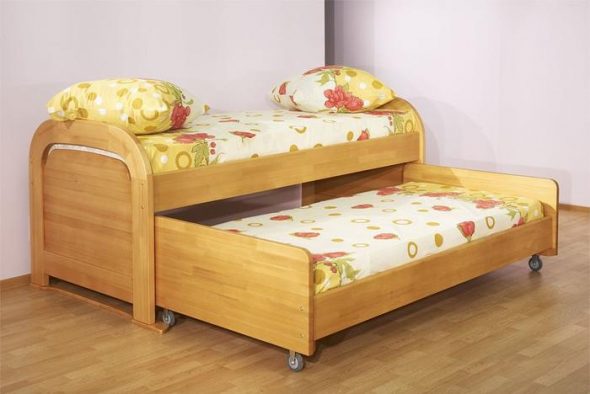 bunk bed with retractable tier
