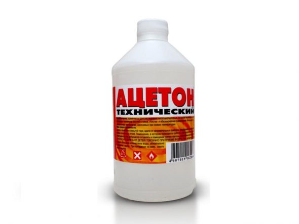 Acetone para sa paglilinis ng mesa mula sa pandikit