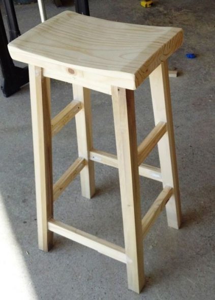 tabouret de bar avec siège concave