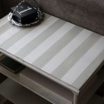 paint a wooden table with stripes