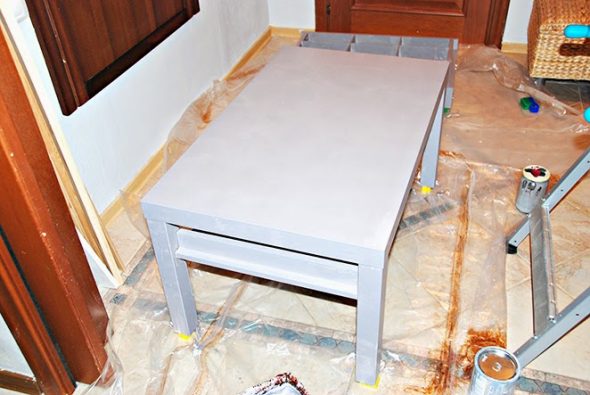 painting the table