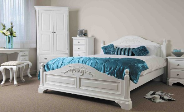 furniture arrangement in the bedroom