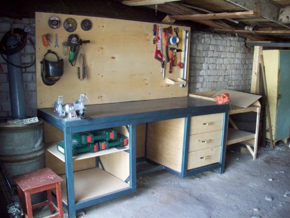 Making a workbench with your own hands