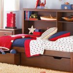 Drewniane łóżko dla dzieci