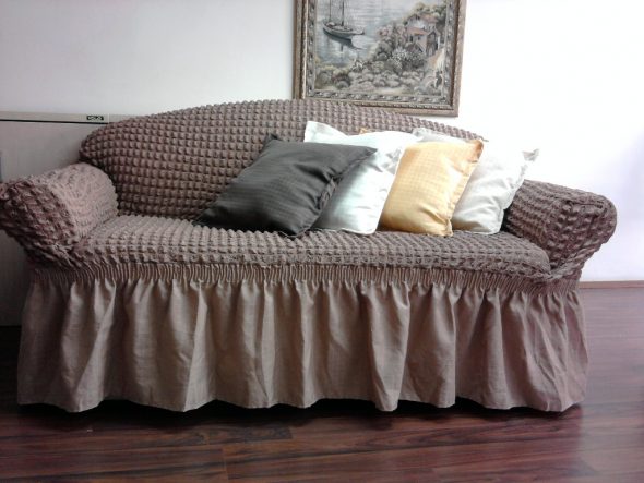 Sofa z pokrywą
