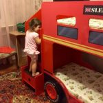 Bunk bed Ang bus sa isang nursery
