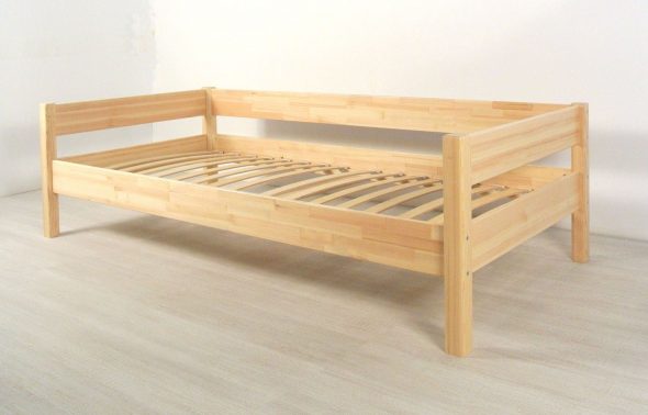 Drewniane łóżko dla dzieci
