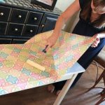 Restoring the table with colored wallpaper