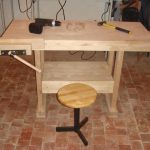 Drewniany stół warsztatowy