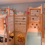 łóżko dla dzieci ze zjeżdżalnią i drabiną
