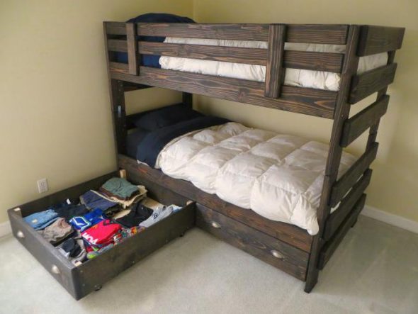 łóżko piętrowe z litego drewna