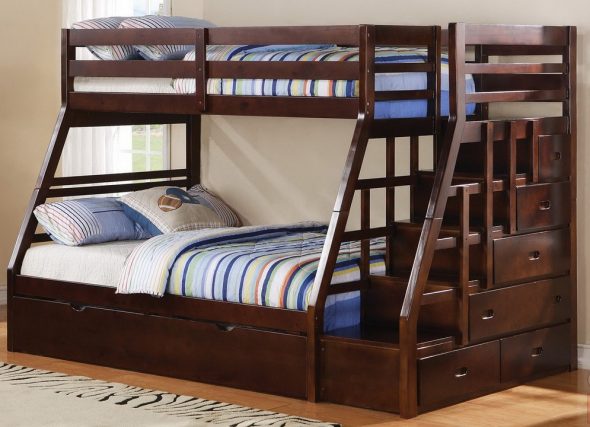 drveni krevet na kat