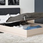 podwójne łóżko z mechanizmem podnoszenia