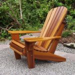 krzesło z naturalnego drewna