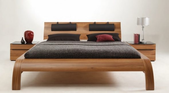 moderan drveni krevet