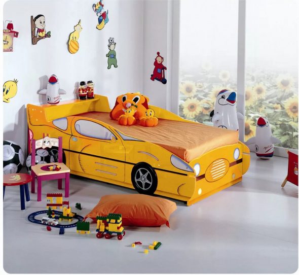 łóżko samochód żółty