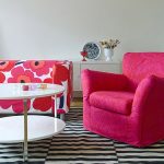 ružičasta presvlaka stolice
