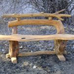 dřevěná zahradní lavička