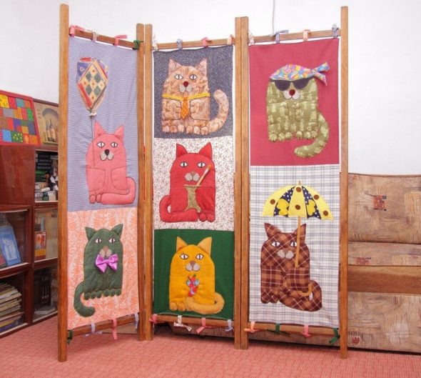 screen with cats