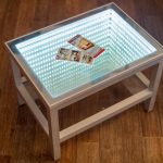 metal table with infinity effect
