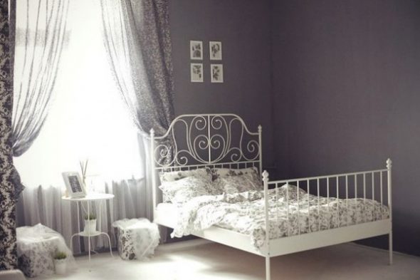 White bed Ikea sa interior