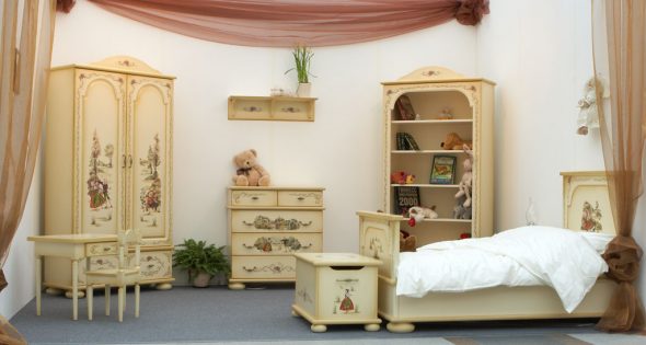 Decoupage furniture sa style ng Provence master class na may mga larawan