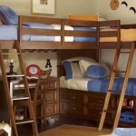 drewniane łóżko dla dzieci