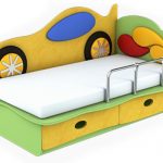 Dětská postel stroj