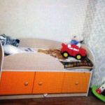 Koruyucu tarafı olan çocuk yatağı + ortopedik yatak