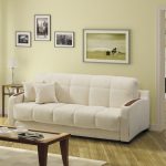 Разтегателен диван на бяло