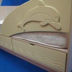 säng delfin med lådor