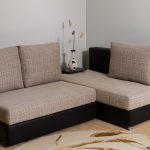 Upholstered furniture para sa maliit na apartment