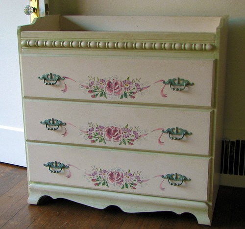 Provence style in decoupage furniture